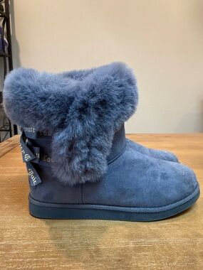 Juicy Couture King 2 Ankle Boot Faux Suede Fur Slate Blue Logo Bow Sz 6